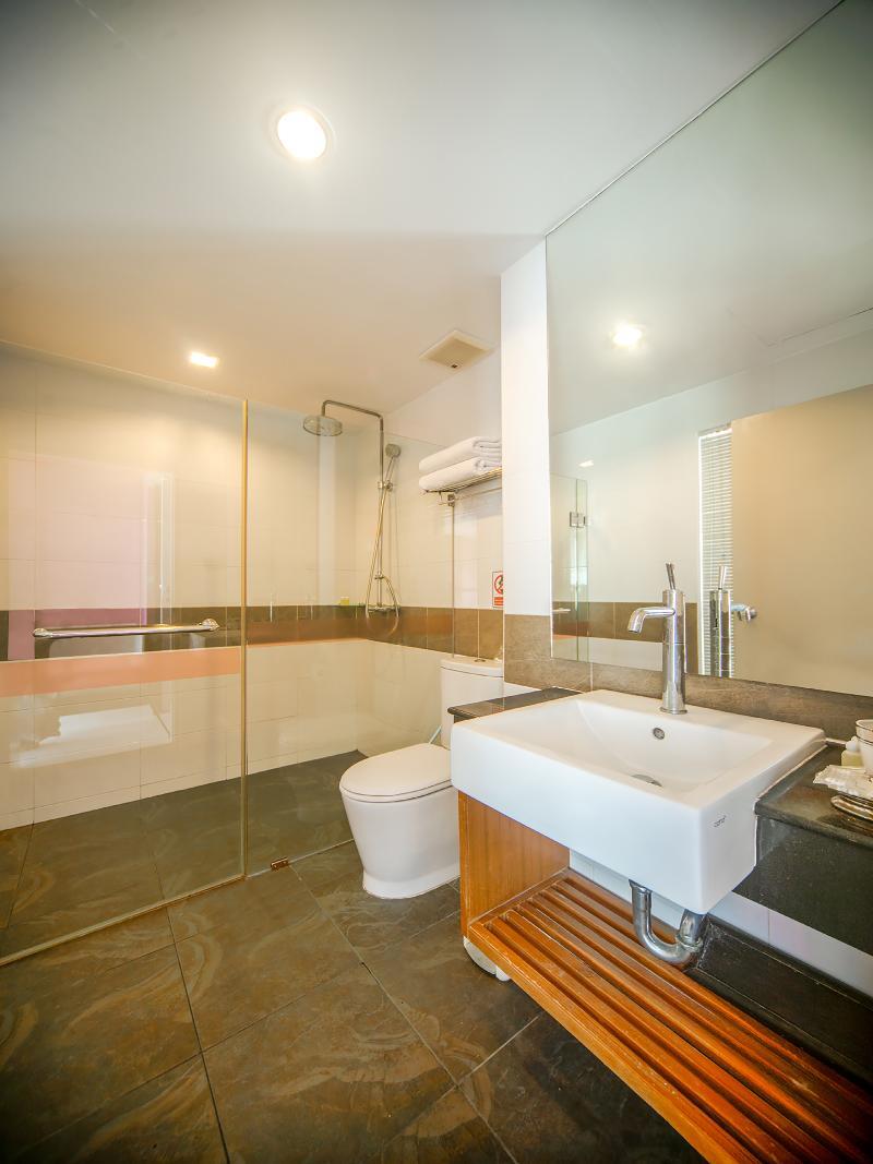 I Dee Hotel Patong Esterno foto